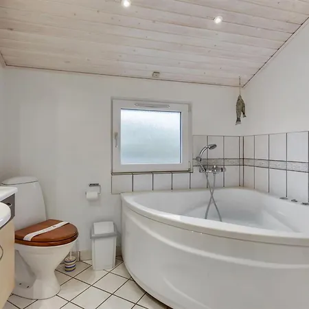 Gorjana - 500m From The Sea By Interhome